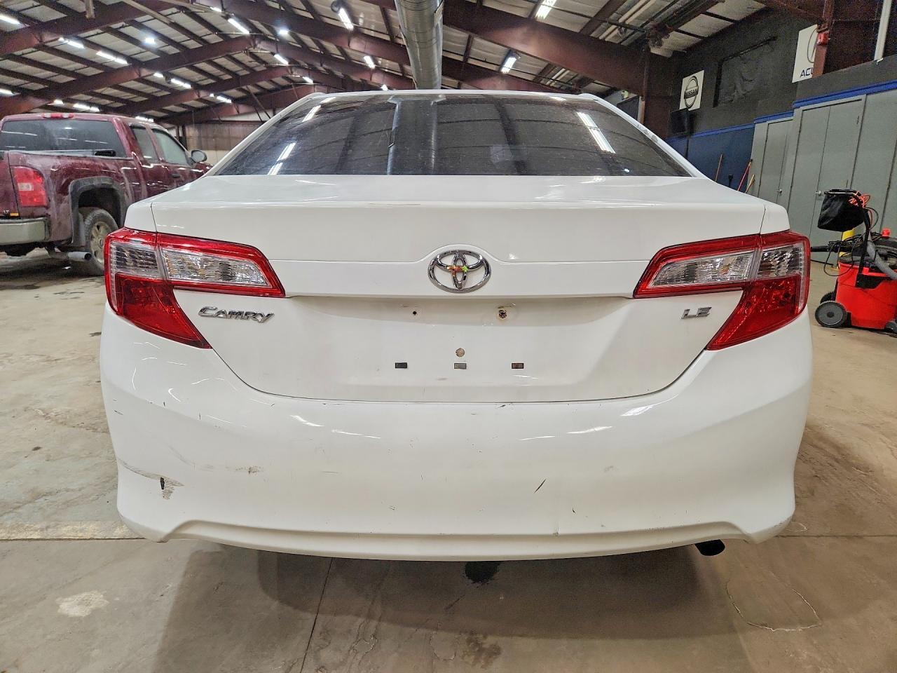2013 Toyota Camry L - Фото 6