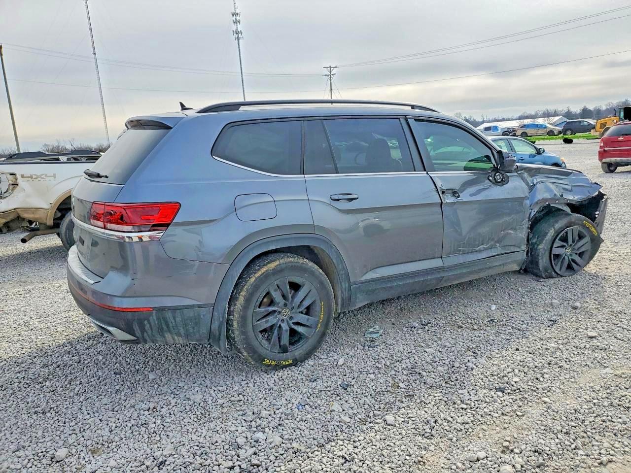 2022 Volkswagen Atlas Se - Image 3