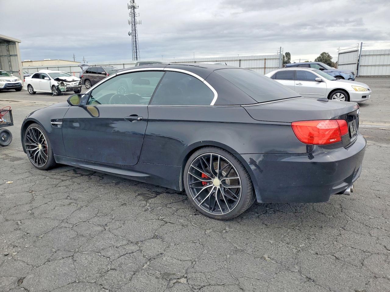 2011 BMW M3 - Image 2