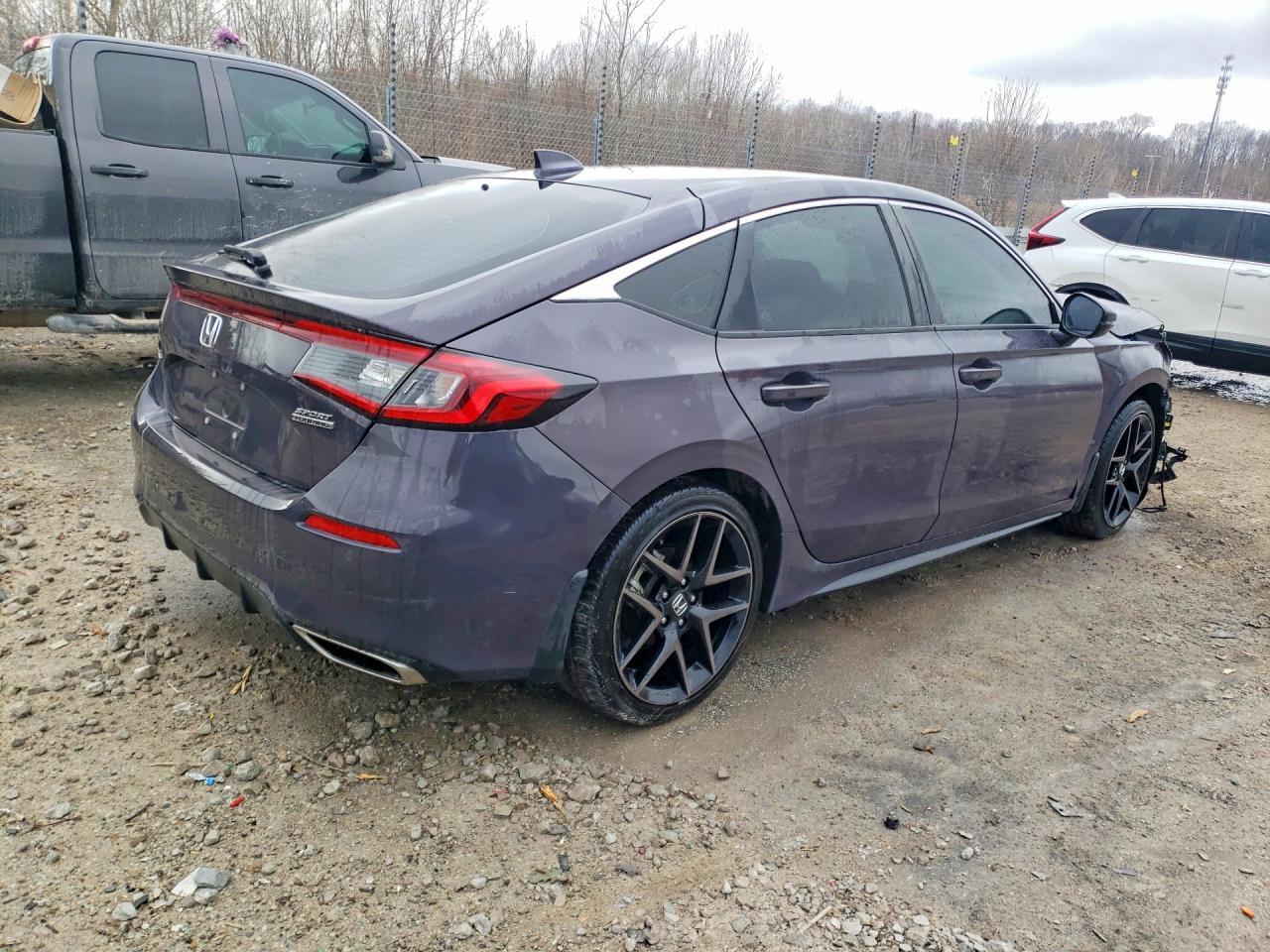 2024 Honda Civic Sport Touring - Image 3