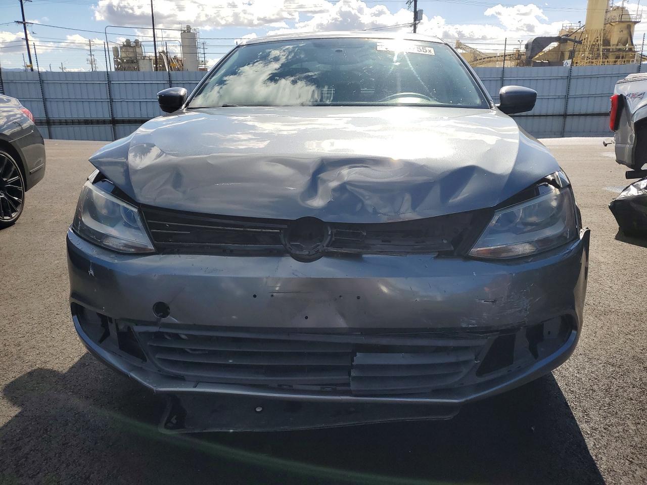 2014 Volkswagen Jetta Base - Image 5