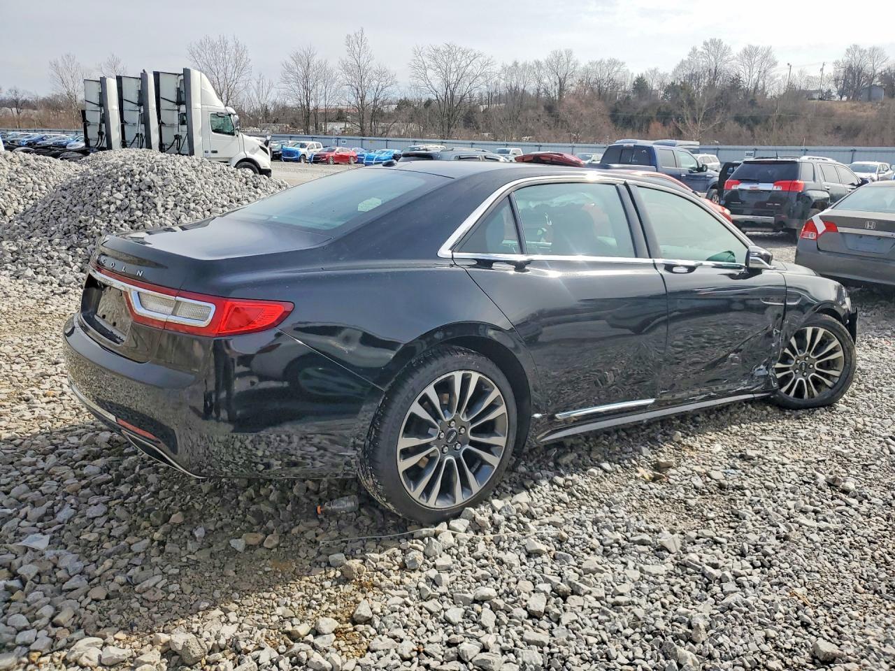 2017 Lincoln Continental Reserve - Фото 3