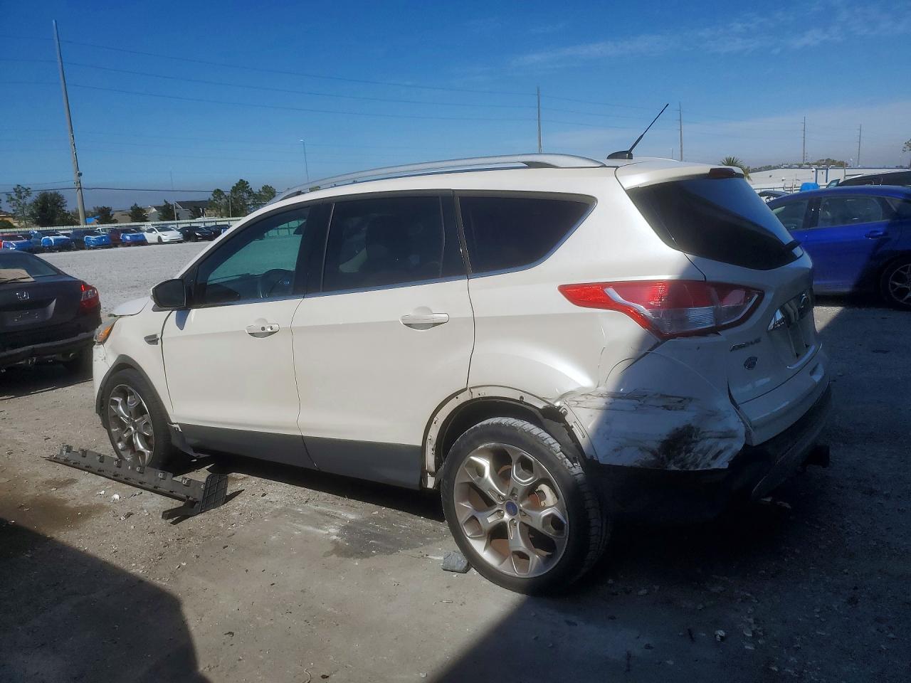 2015 Ford Escape Titanium - Фото 2