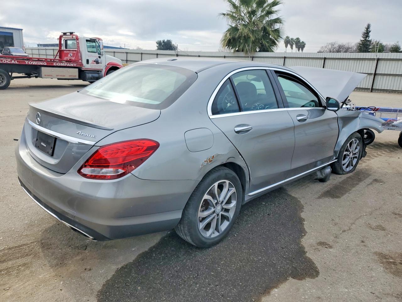 2016 Mercedes-Benz C 300 4Matic - Фото 3