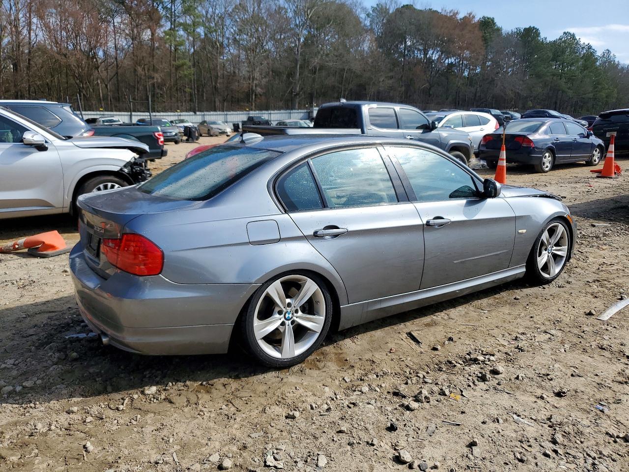 2011 BMW 335 I - Фото 3