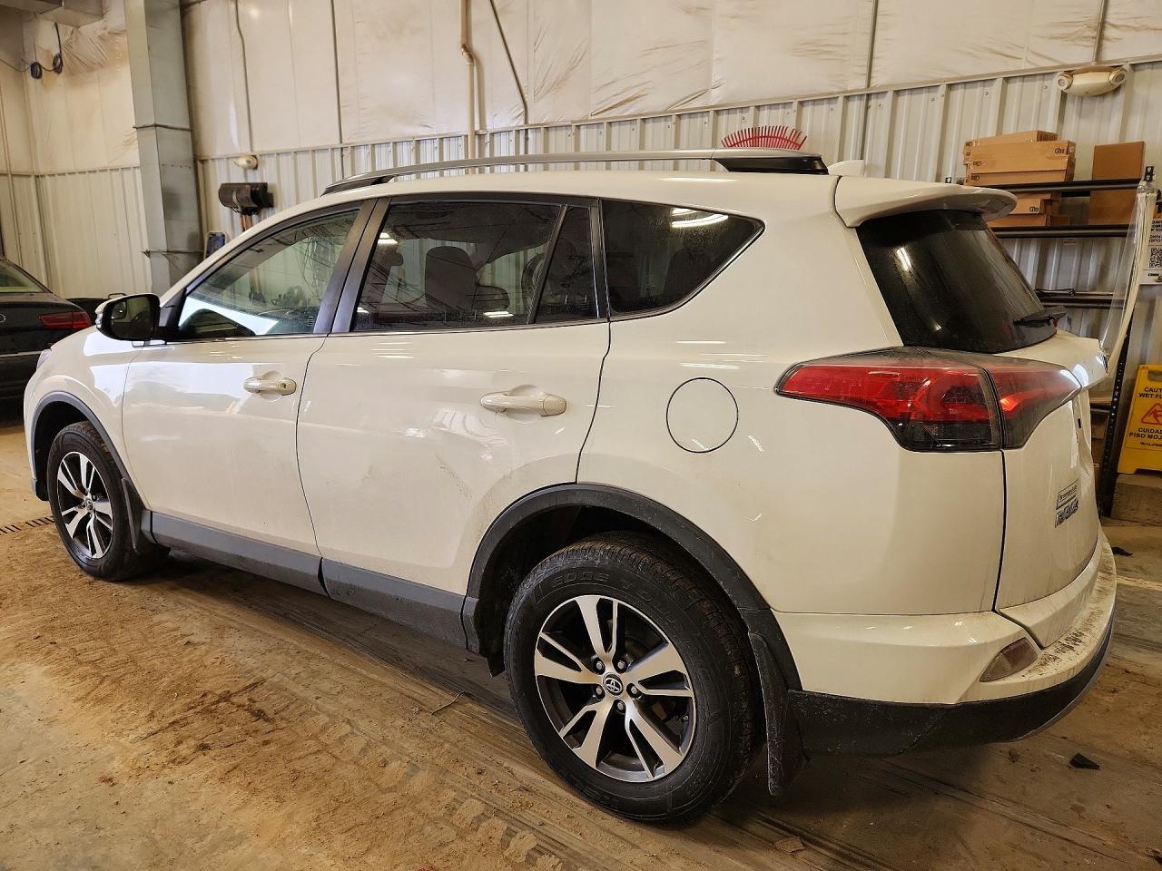 2017 Toyota Rav4 Xle - Image 2