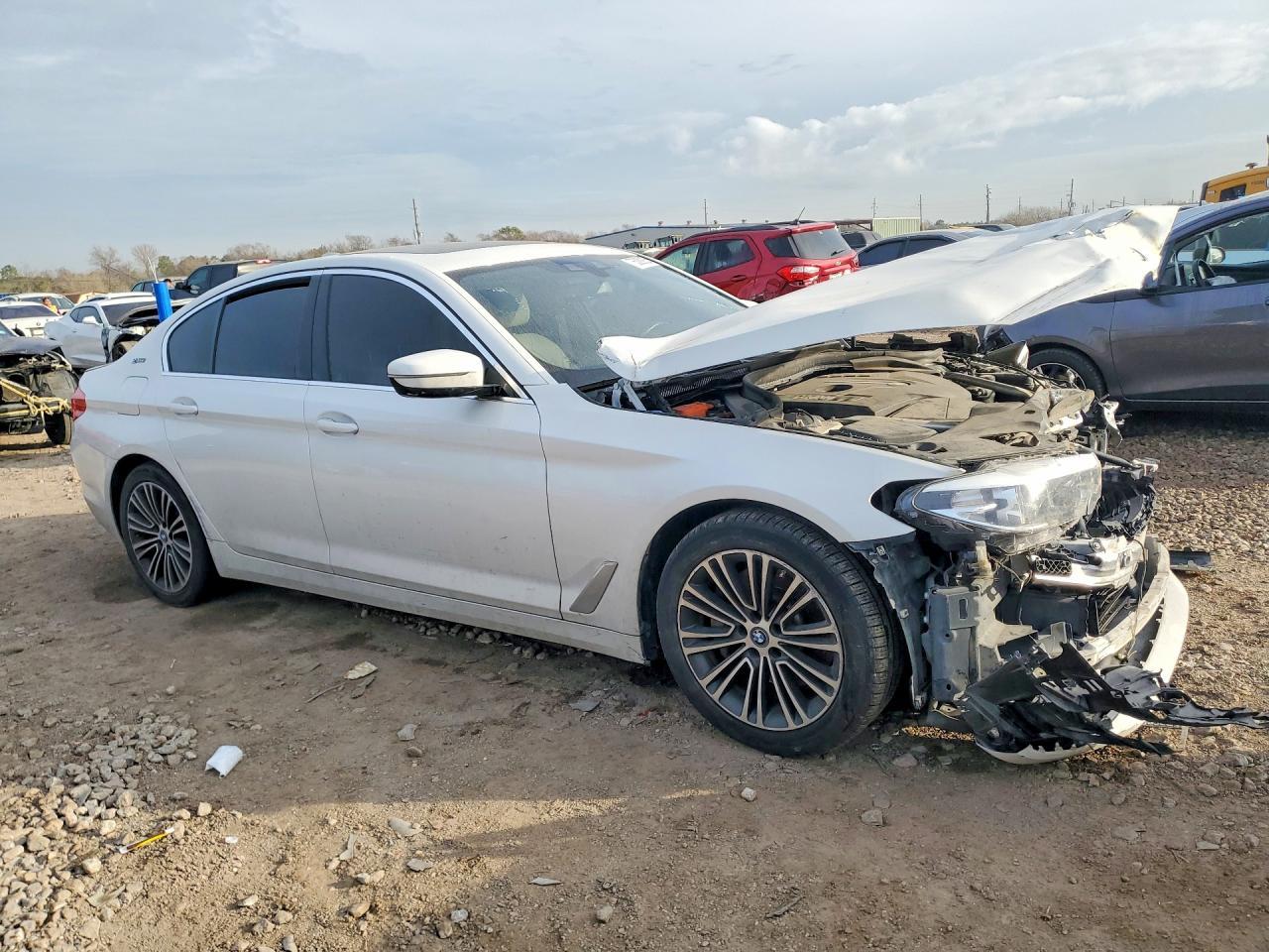 2019 BMW 530E - Фото 4
