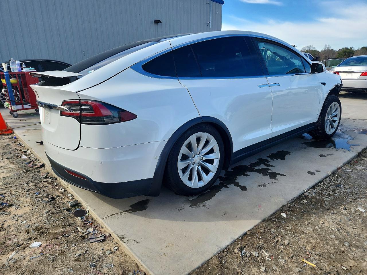2020 Tesla Model X - Image 3
