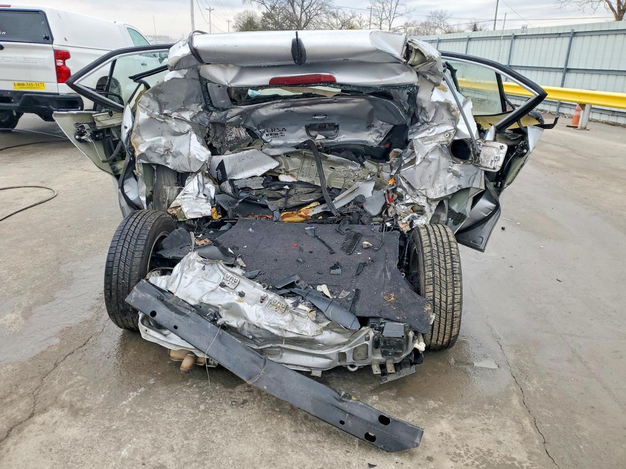 2009 Nissan Versa 1.8 S - Image 6