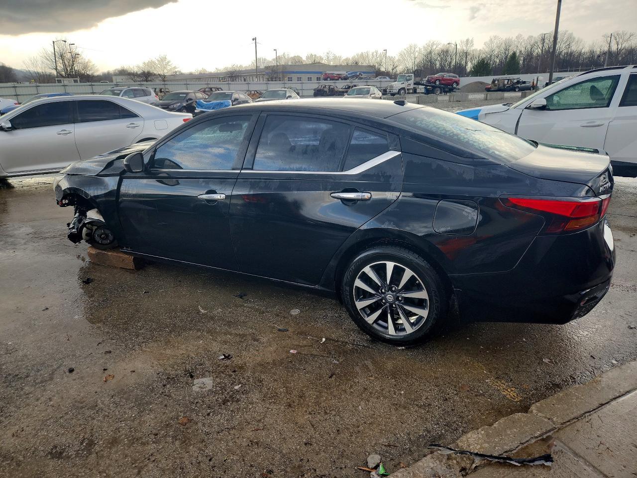 2019 Nissan Altima 2.5 S - Фото 2