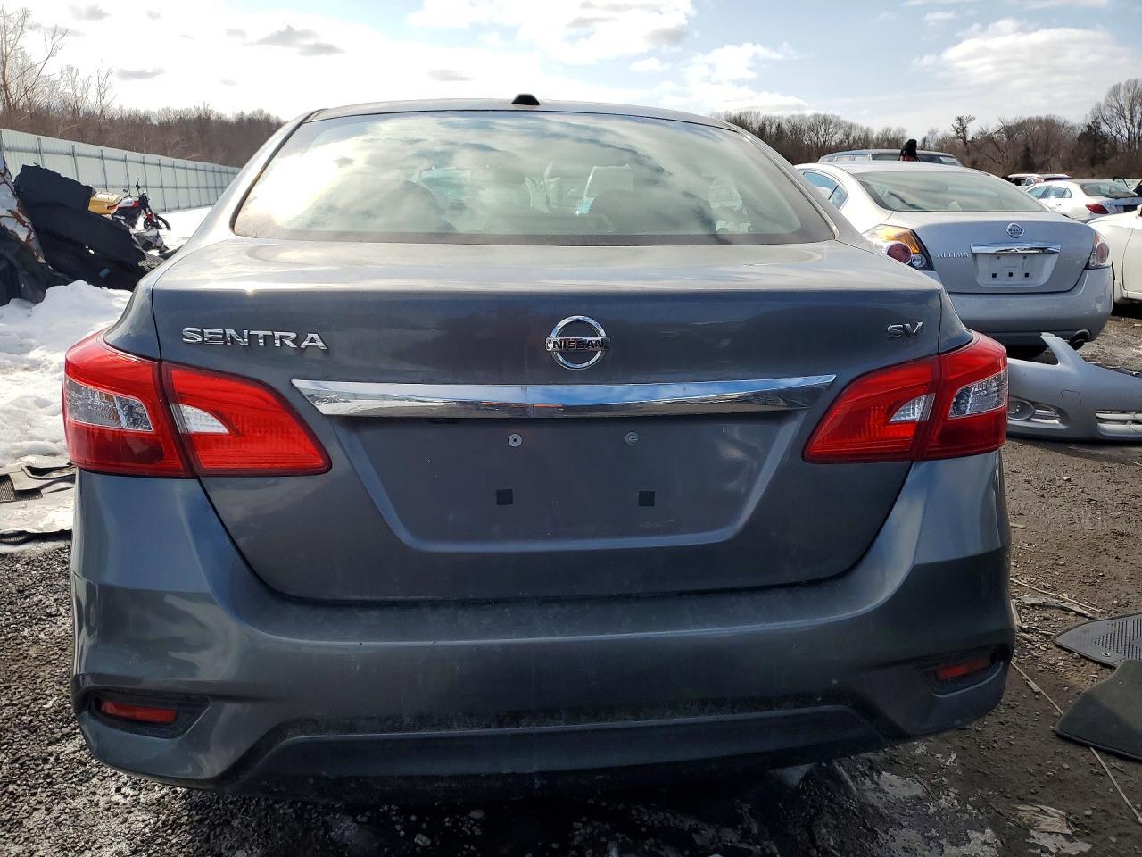 2017 Nissan Sentra S - Фото 6