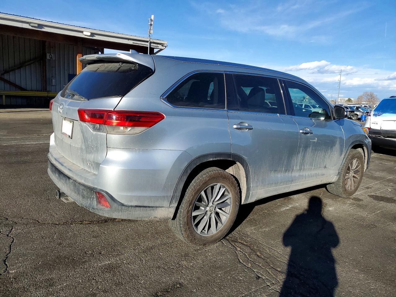 2017 Toyota Highlander Xle - Фото 3
