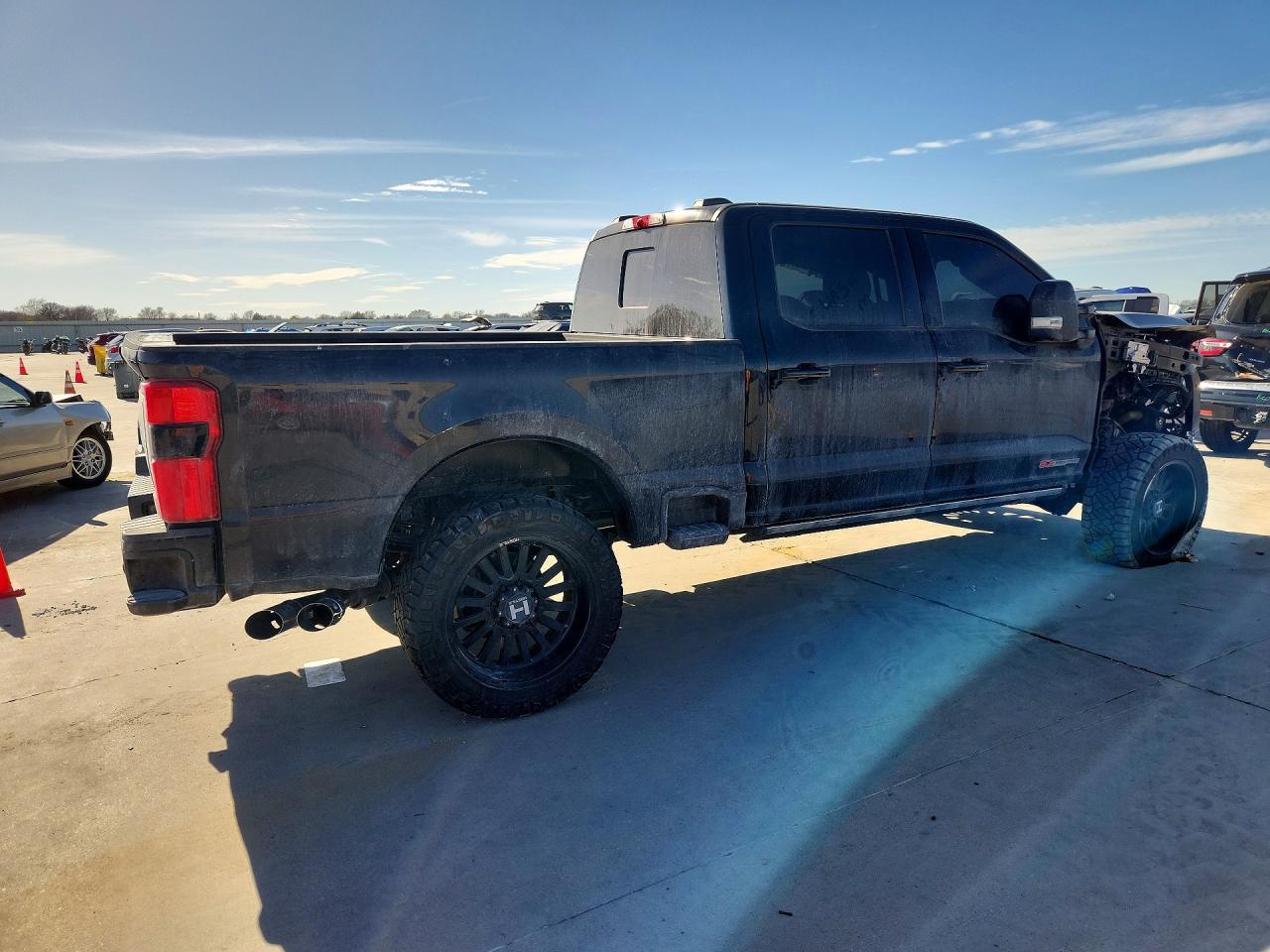 2025 Ford F250 Super Duty - Фото 3