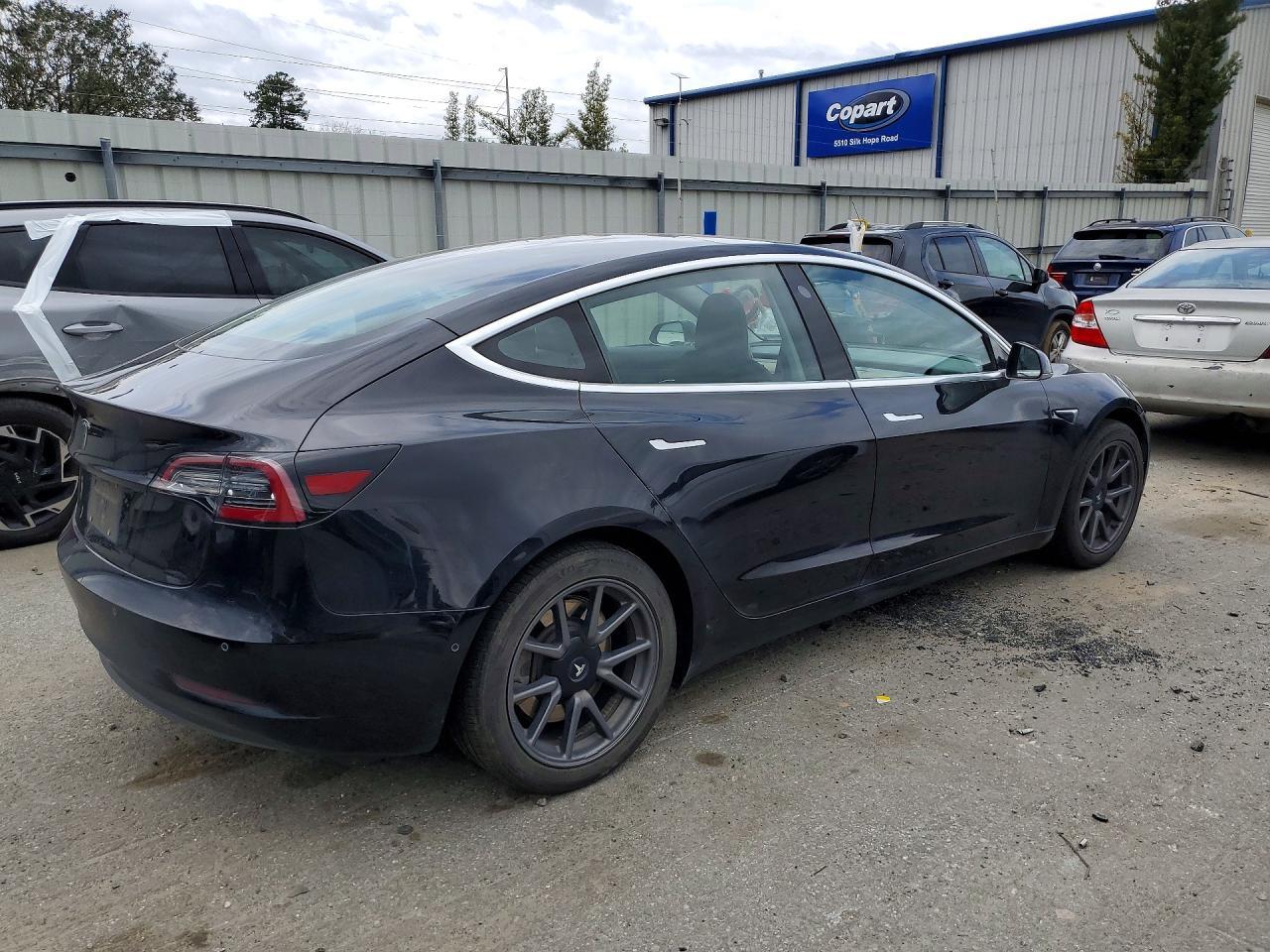 2018 Tesla Model 3 - Image 3