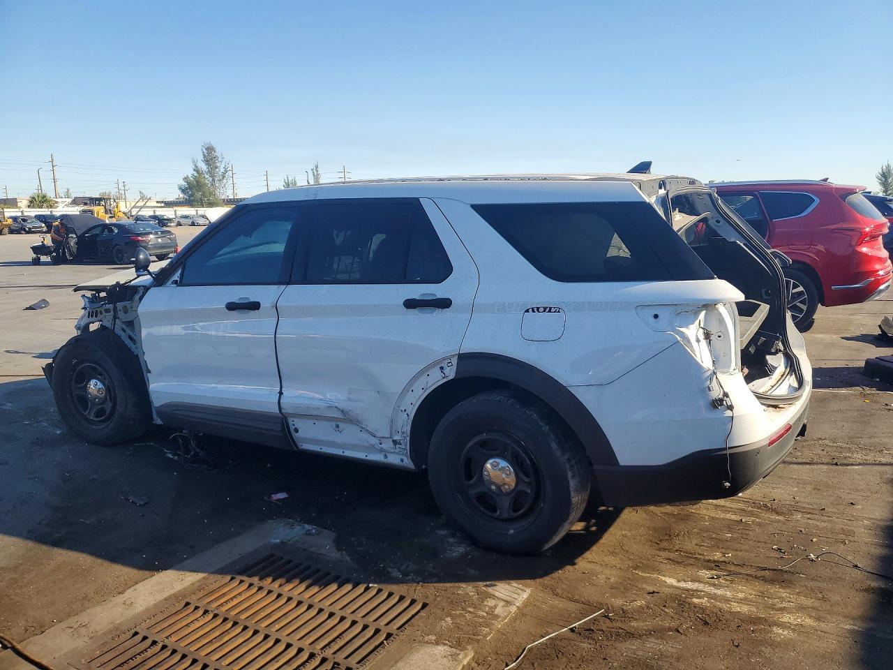 2023 Ford Explorer Police Interceptor - Фото 2