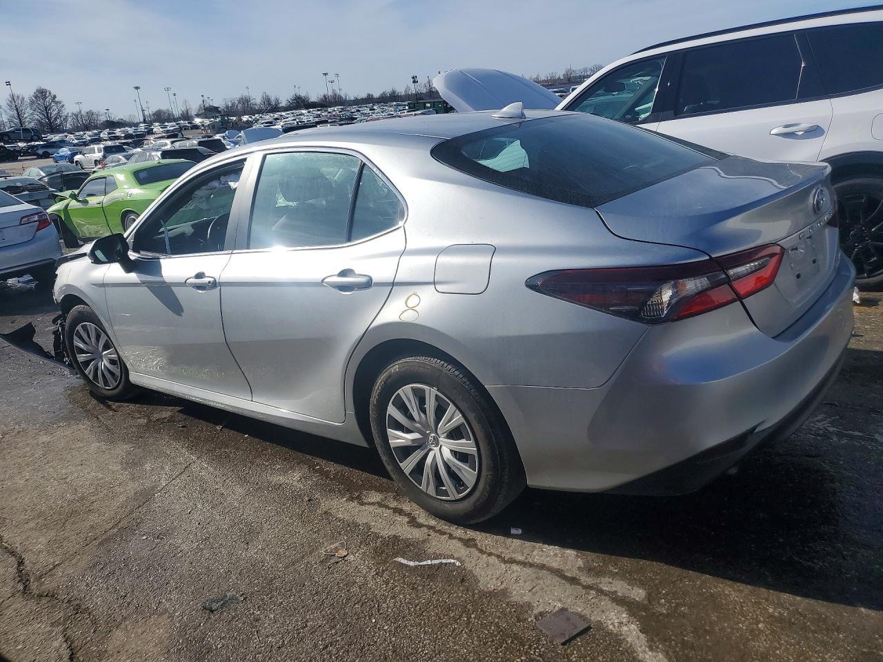 2023 Toyota Camry Le - Фото 2