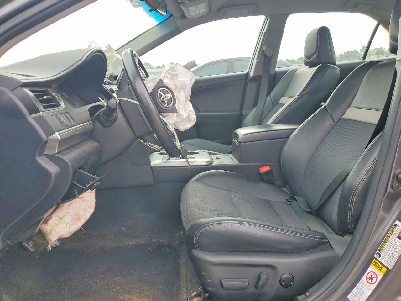 2014 Toyota Camry Se - Image 7