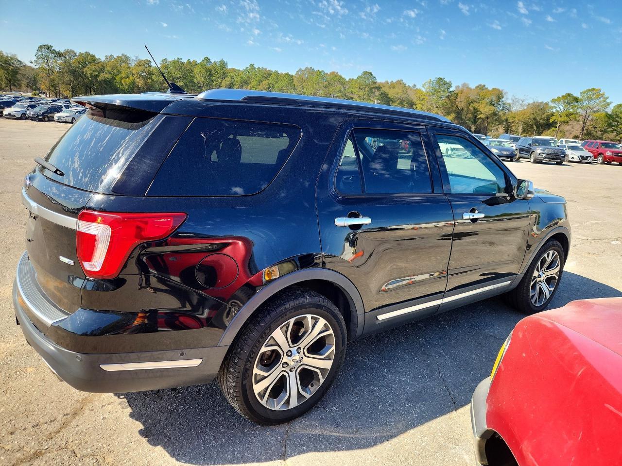 2018 Ford Explorer Platinum - Image 3