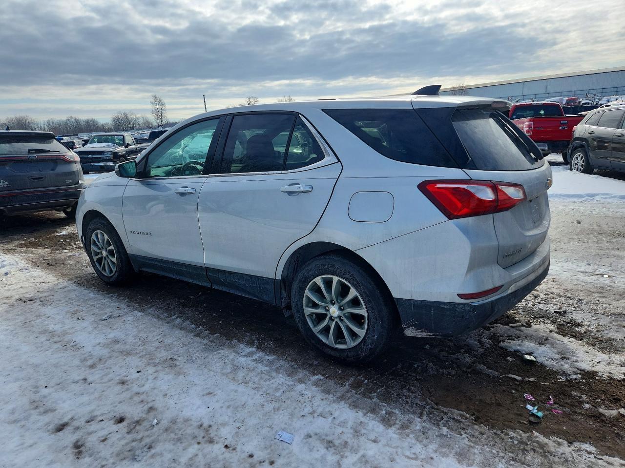 2018 Chevrolet Equinox Lt - Image 2