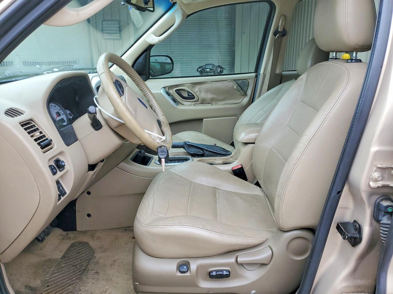 2007 Ford Escape Limited - Image 7