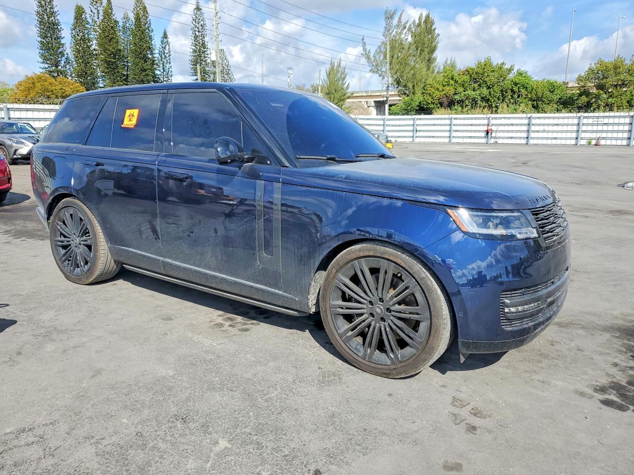2023 Land Rover Range Rover Se - Image 4