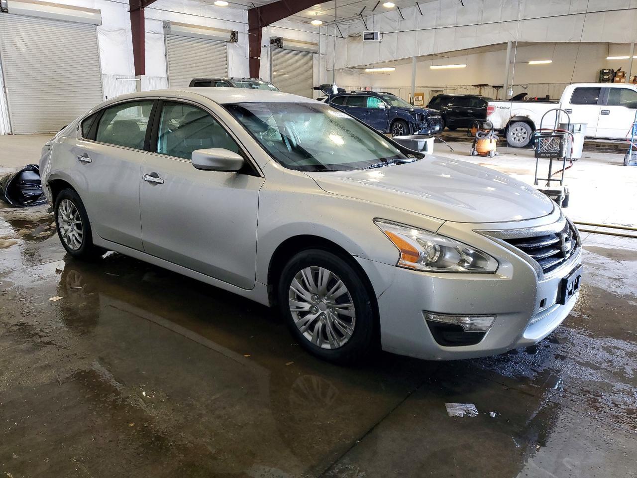 2014 Nissan Altima 2.5 - Image 4