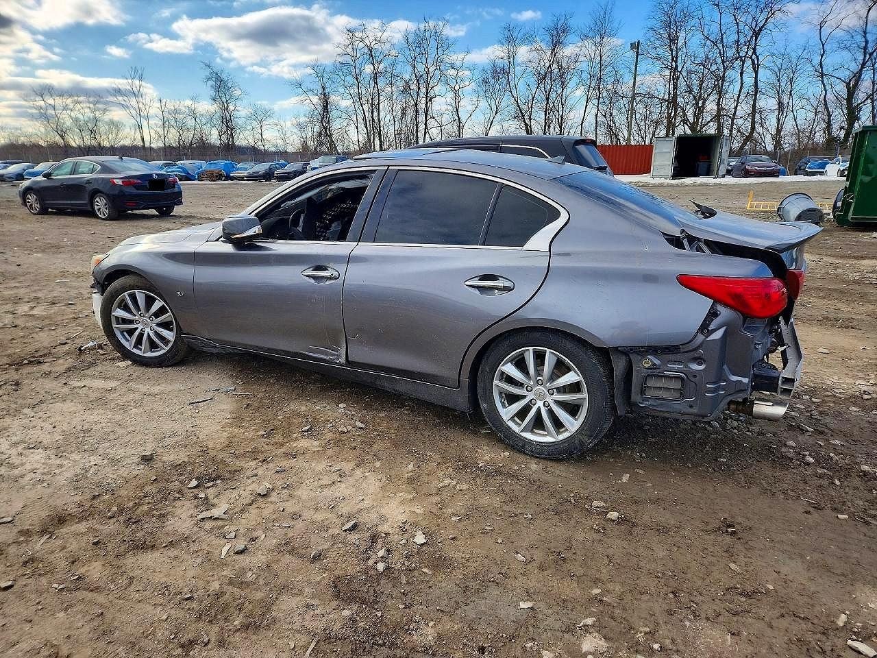 2015 Infiniti Q50 Base - Фото 2