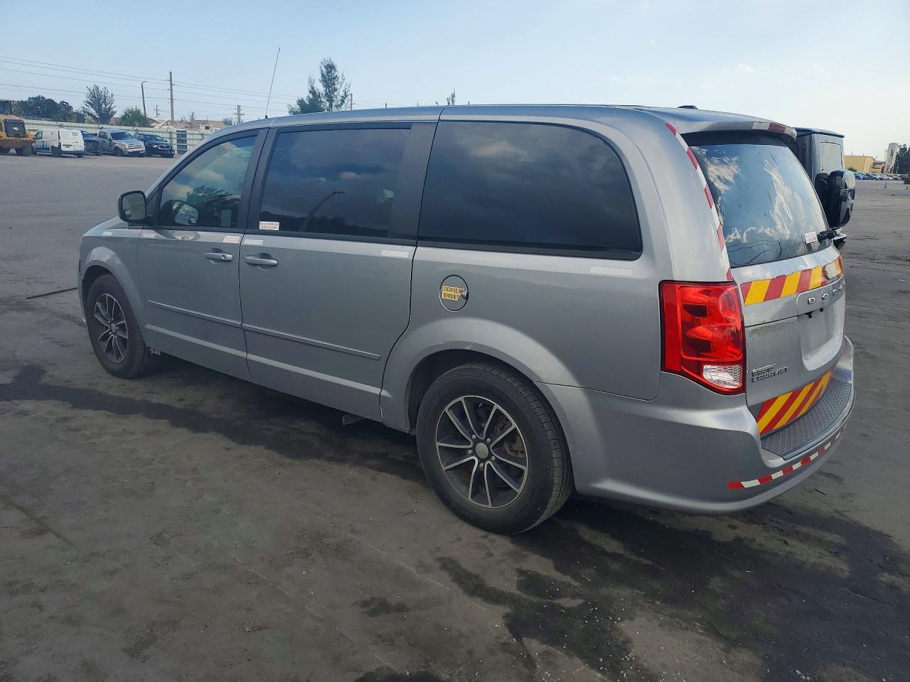 2016 Dodge Grand Caravan Se - Фото 2