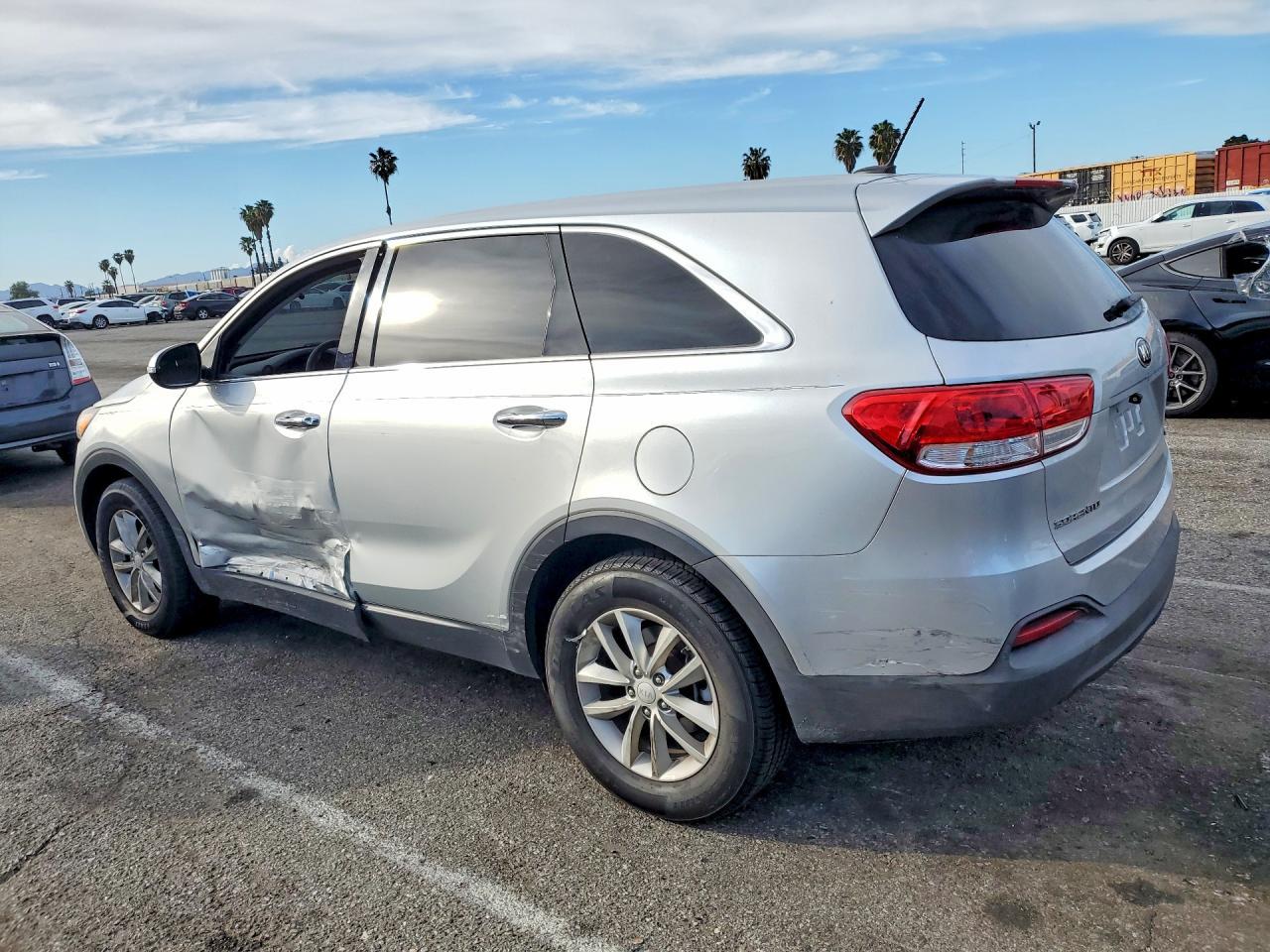 2016 Kia Sorento Lx - Фото 2