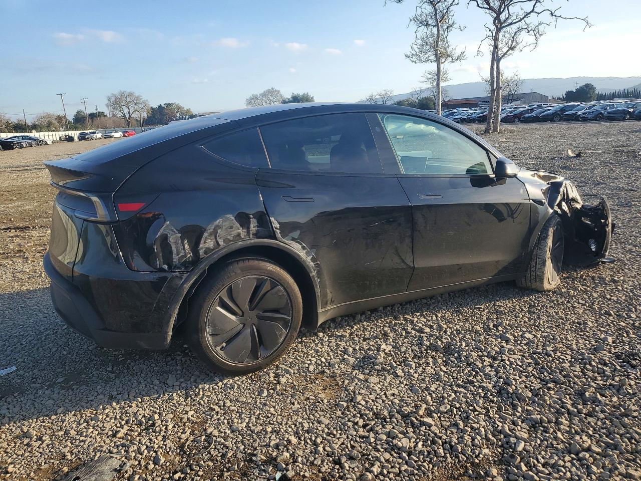 2026 Tesla Model Y - Фото 3