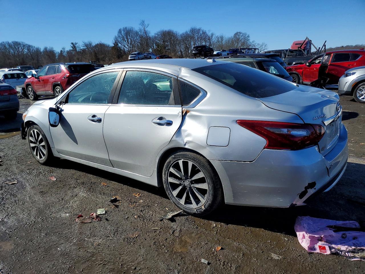 2018 Nissan Altima 2.5 - Image 2