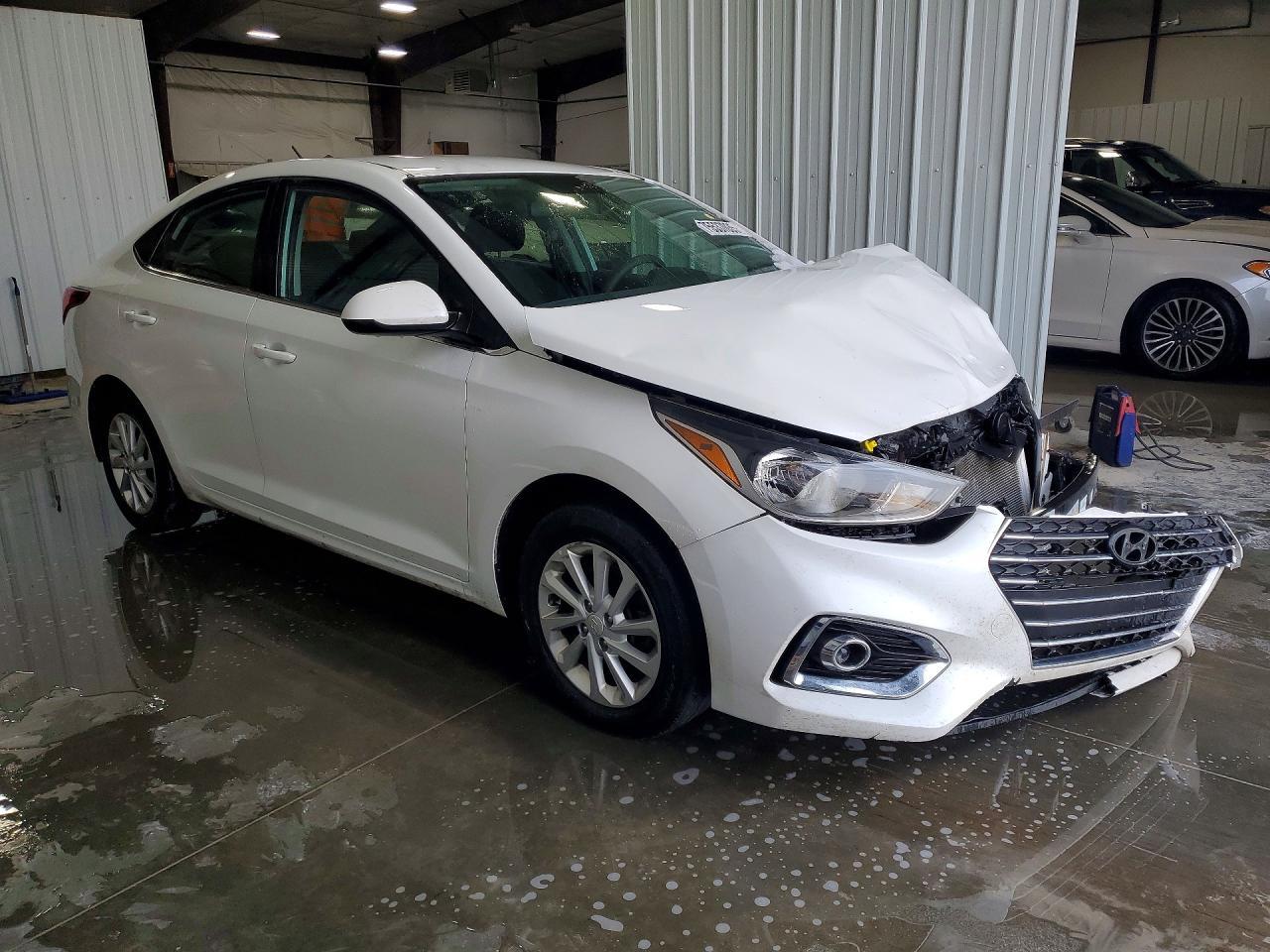 2022 Hyundai Accent Sel - Image 4