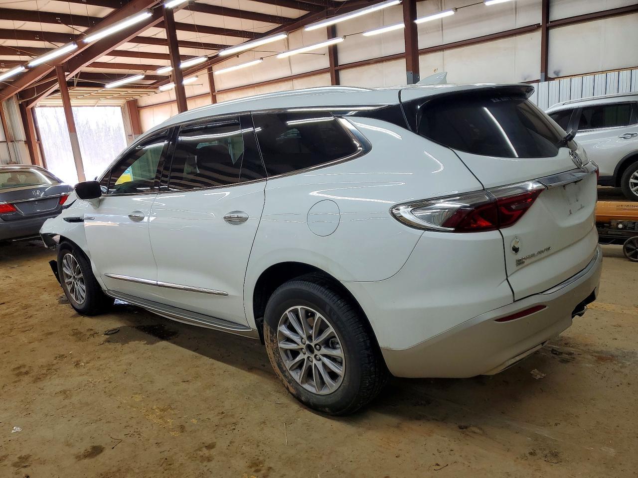 2022 Buick Enclave Premium - Image 2
