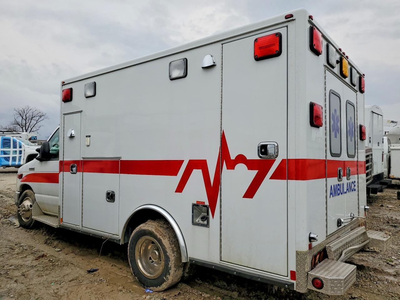 2021 Ford Econoline E350 Sd Ambulance - Фото 2