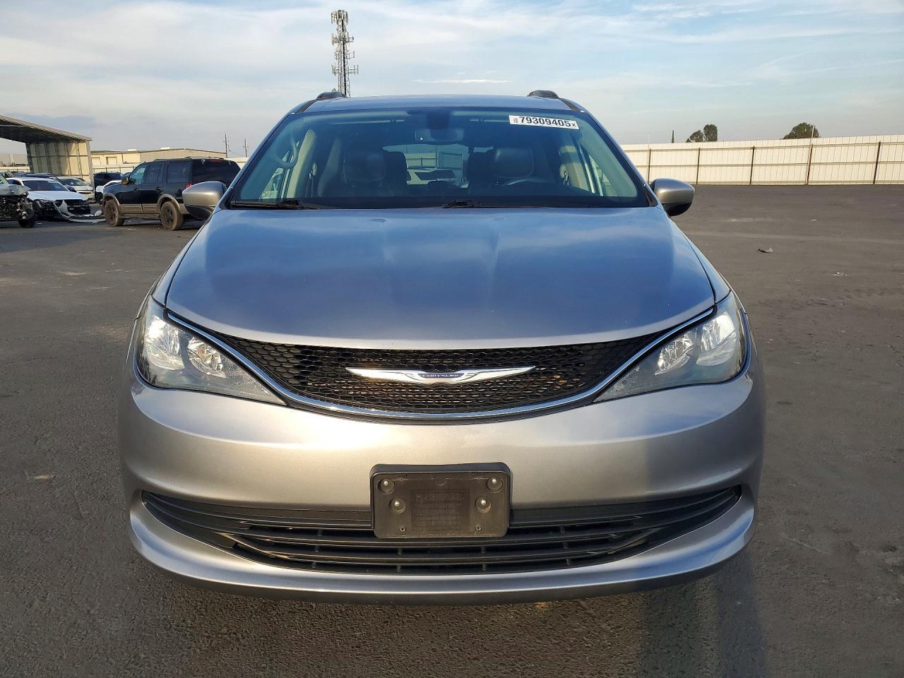 2020 Chrysler Voyager Lxi - Фото 5