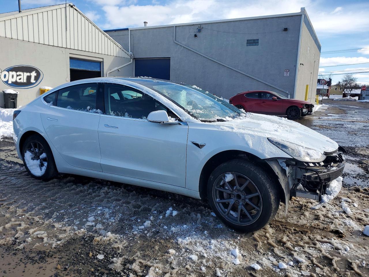 2020 Tesla Model 3 - Фото 4