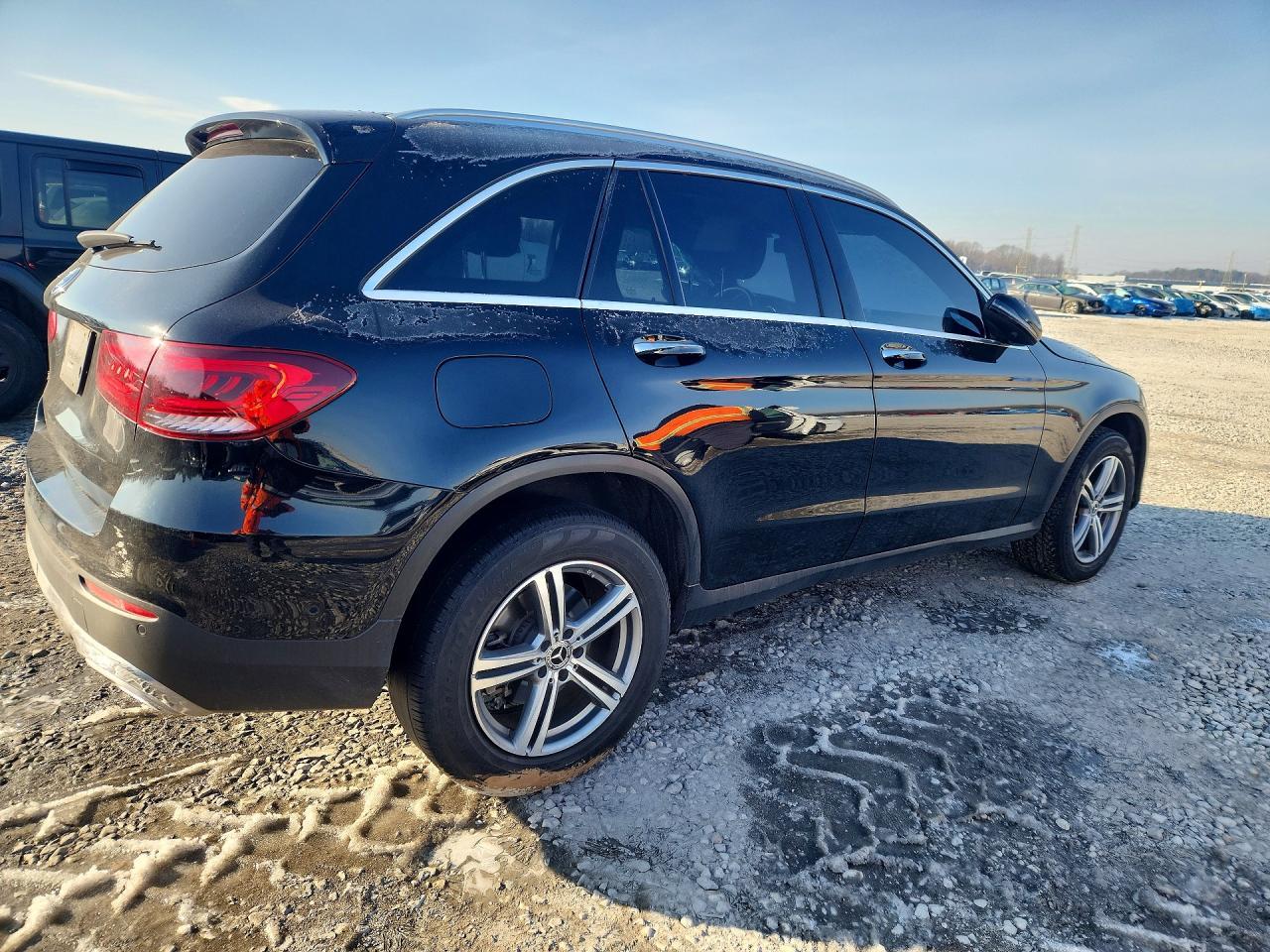2022 Mercedes-Benz Glc 300 - Image 3