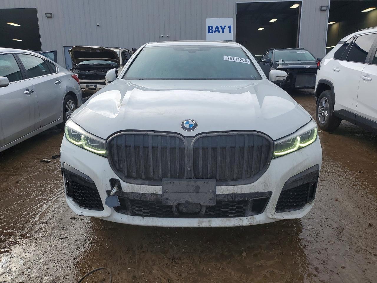 2020 BMW 750 Xi - Фото 5