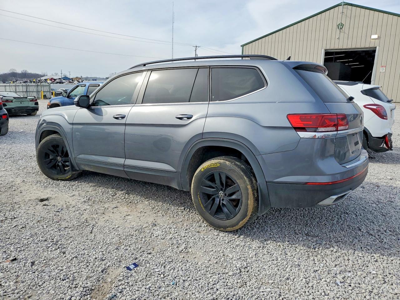2022 Volkswagen Atlas Se - Image 2