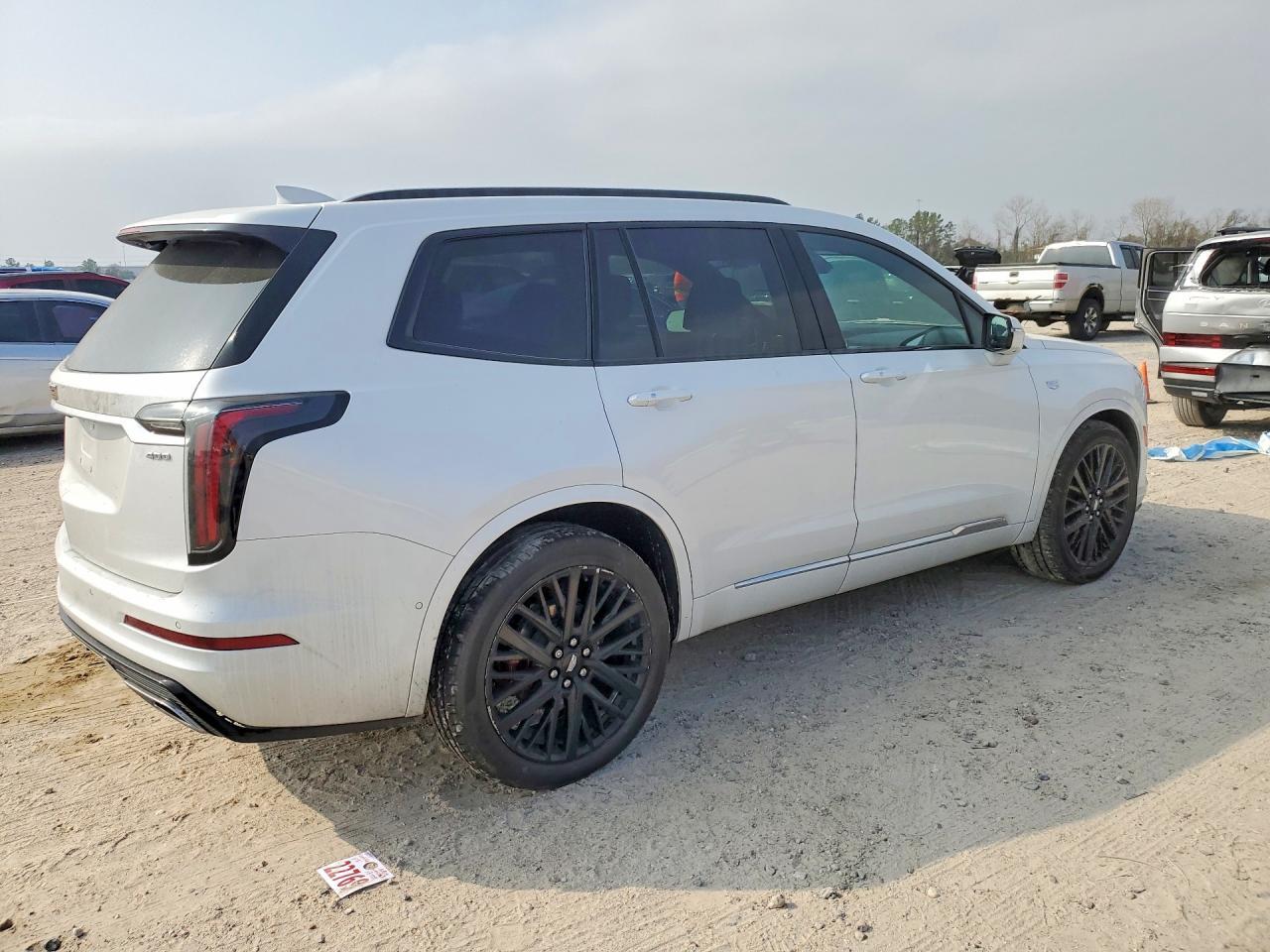 2023 Cadillac Xt6 Sport - Image 3