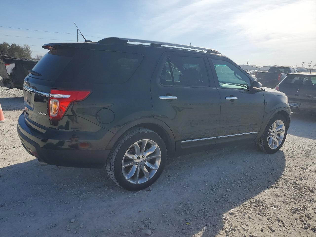 2015 Ford Explorer Xlt - Фото 3