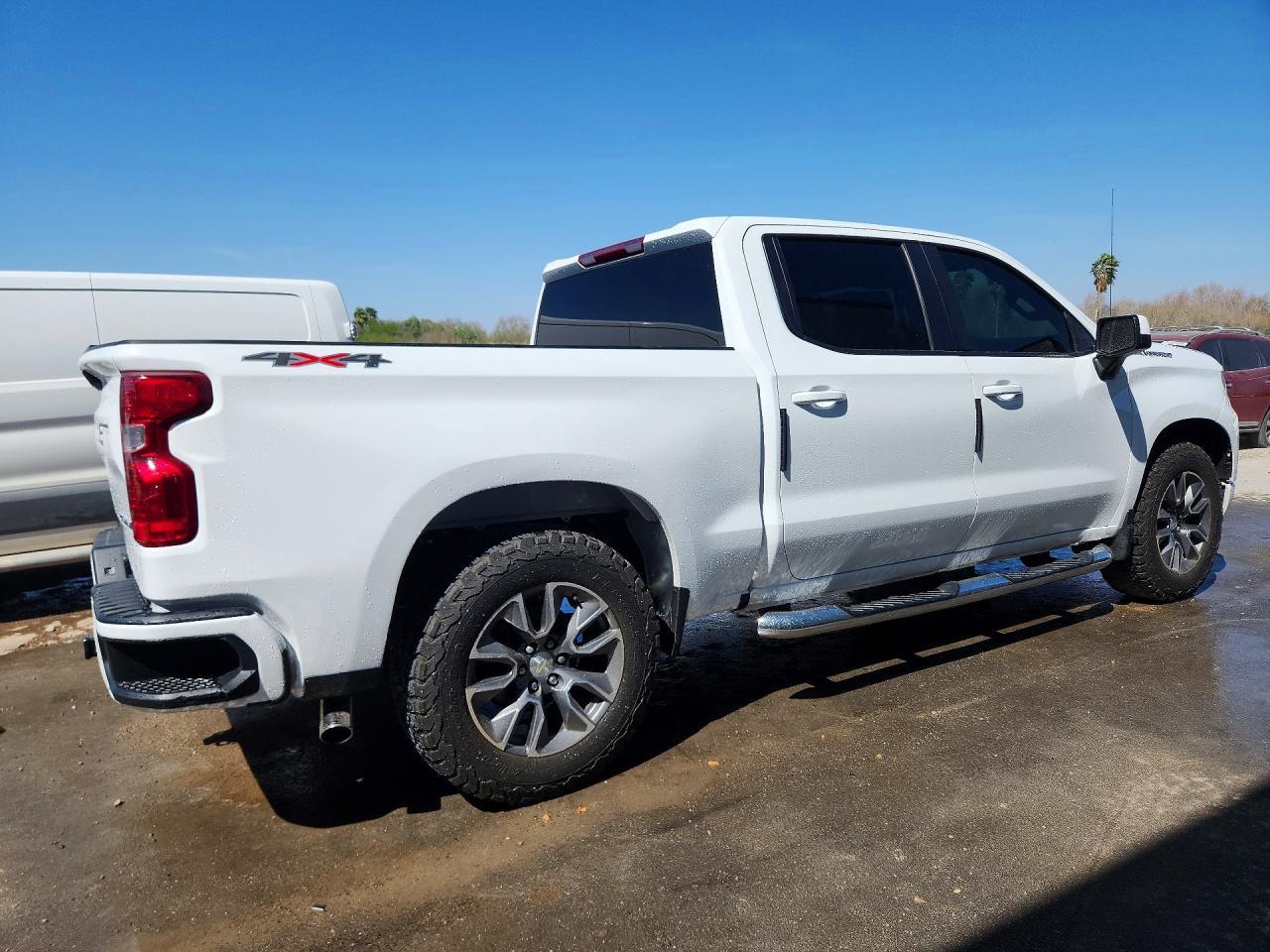 2024 Chevrolet Silverado K1500 Custom - Фото 3