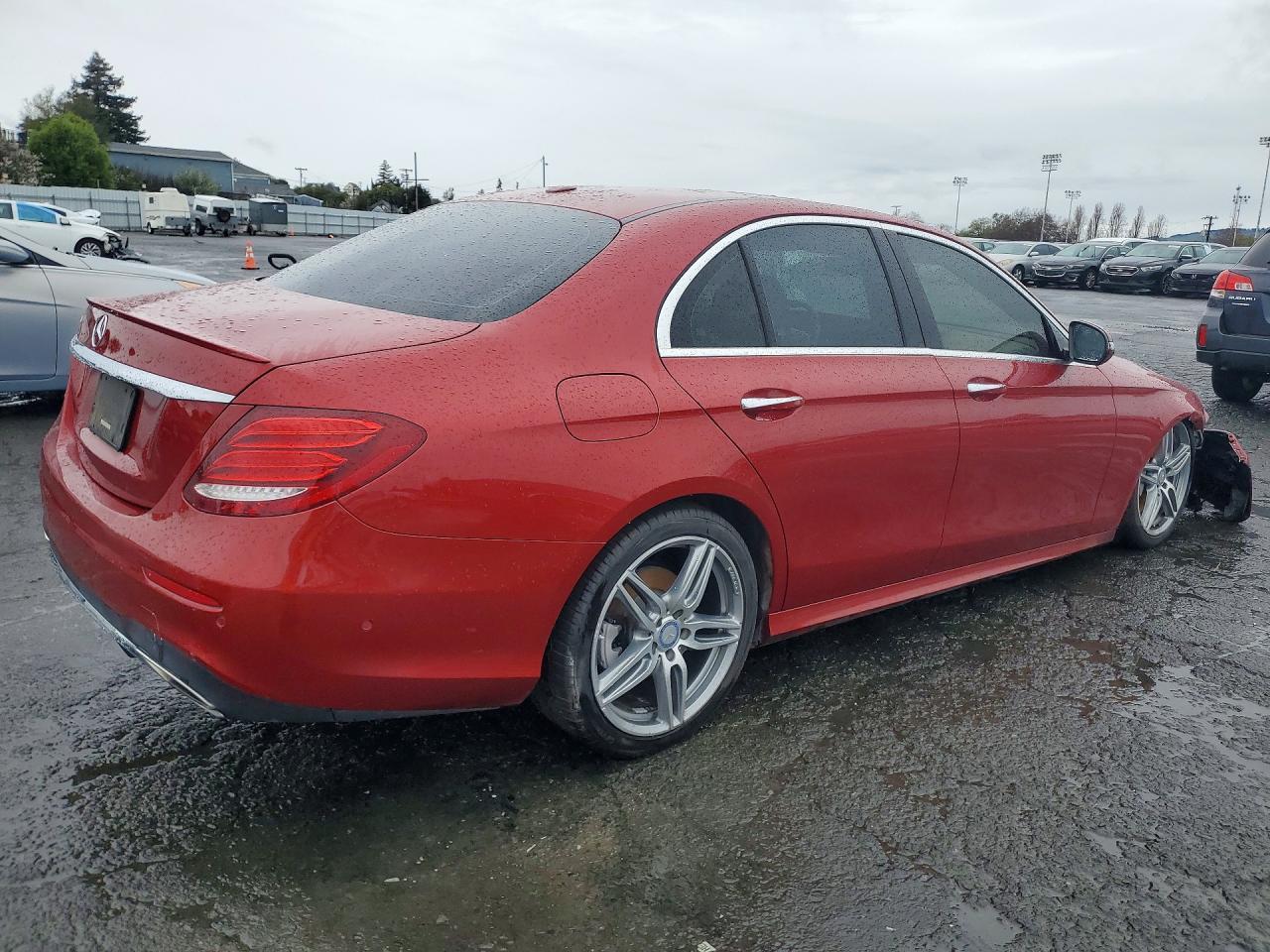 2017 Mercedes-Benz E 300 - Фото 3