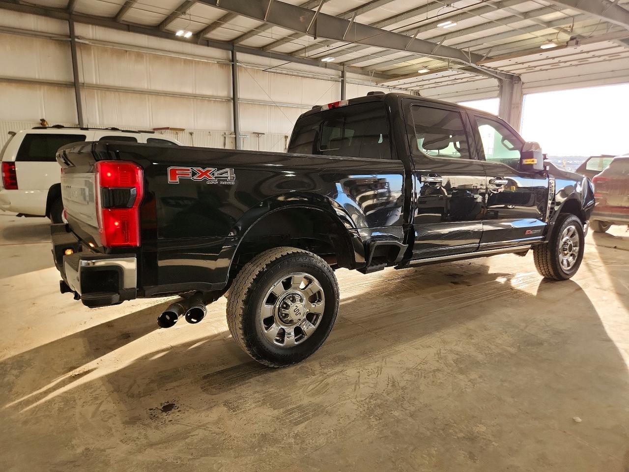 2024 Ford F250 Super Duty - Image 3