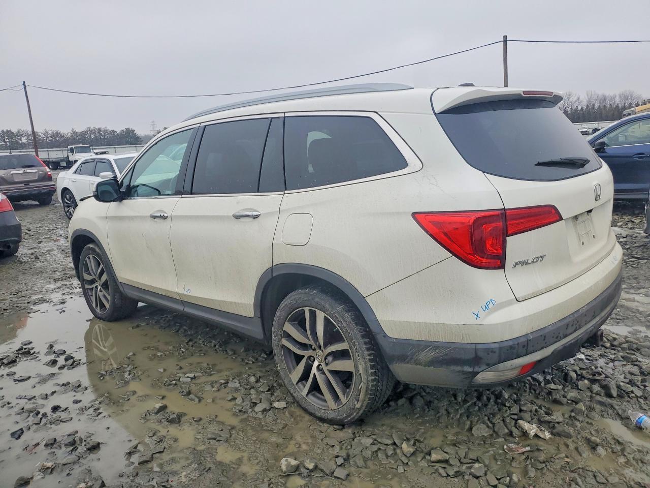 2018 Honda Pilot Elite - Фото 2