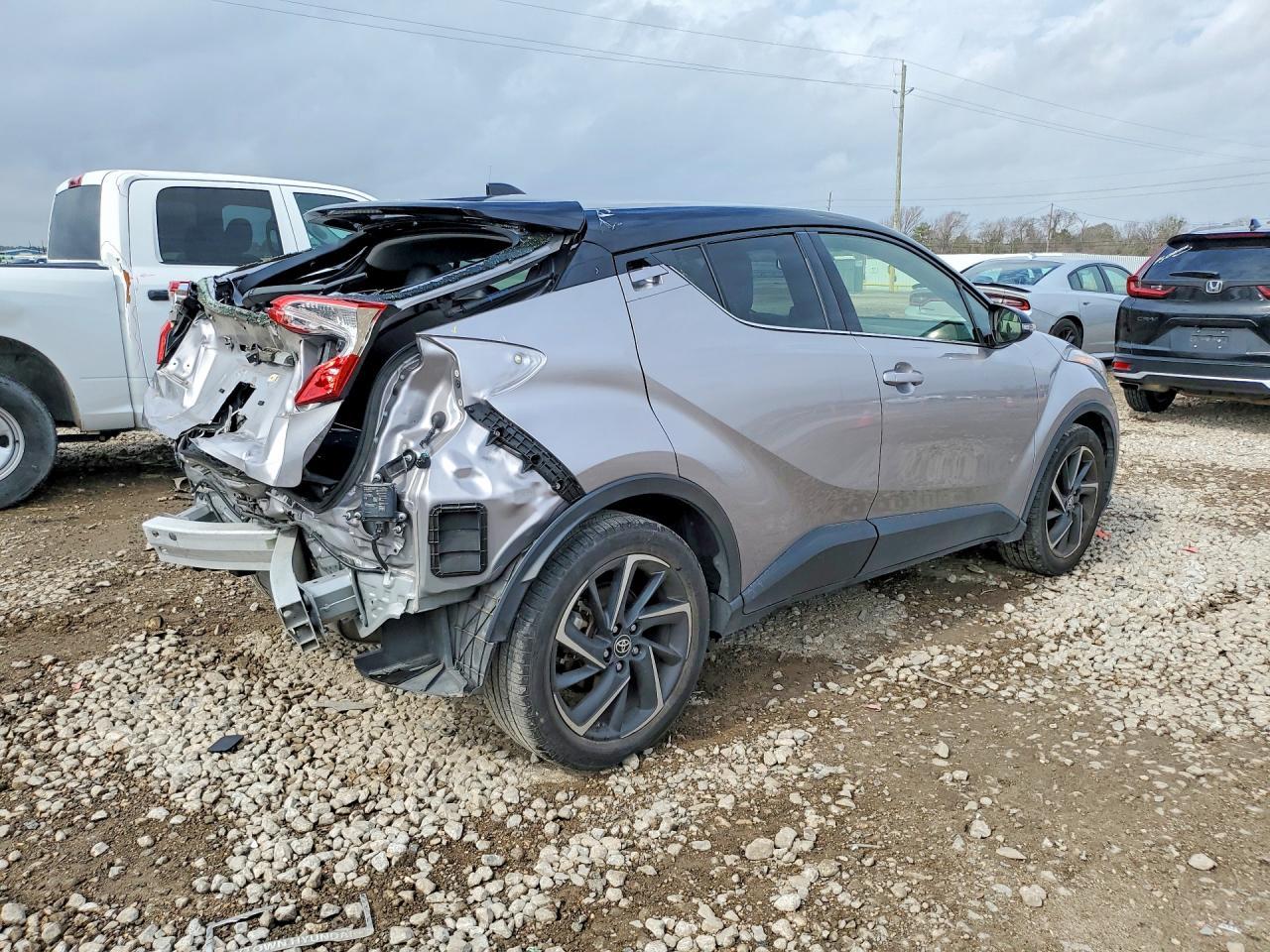 2020 Toyota C-Hr Xle - Фото 3