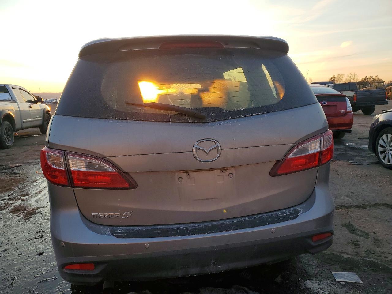 2015 Mazda 5 Touring - Image 6