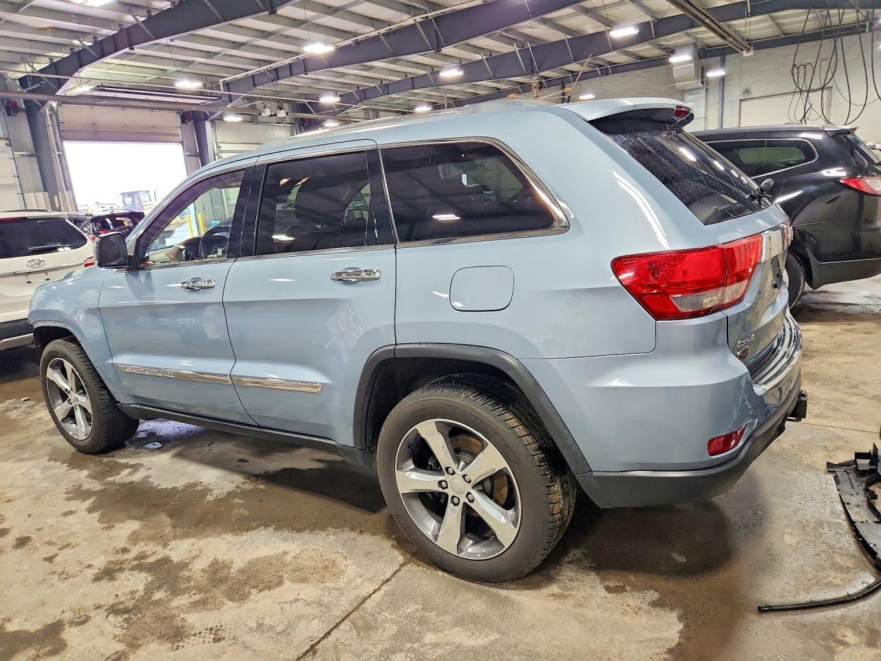 2012 Jeep Grand Cherokee Overland - Фото 2