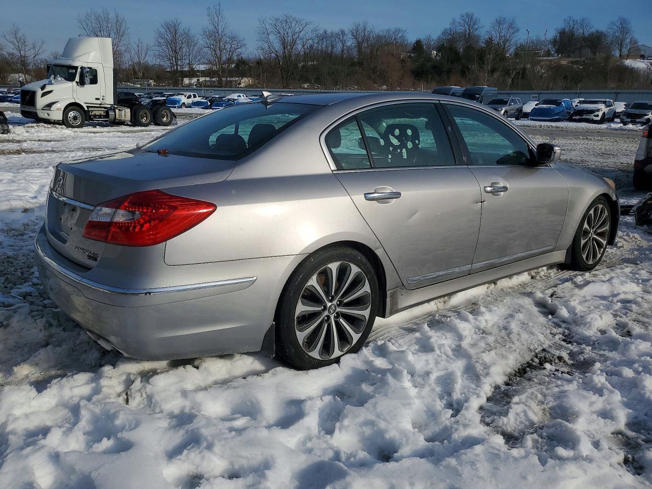 2013 Hyundai Genesis 5.0L - Фото 3