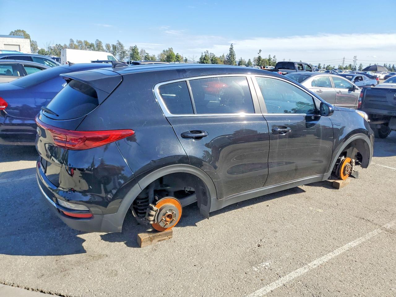 2022 Kia Sportage Lx - Image 3